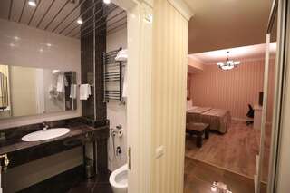 Отель Old Street Boutique Hotel Баку Двухместный номер «Комфорт» с 1 кроватью, вид на море-7